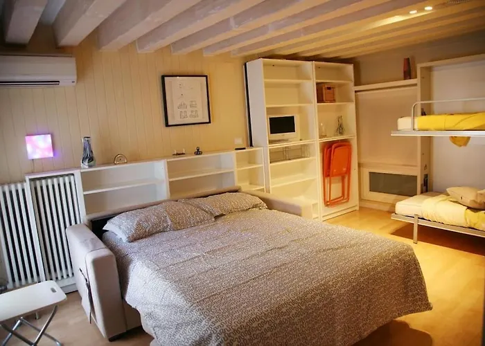 Piccola Dimora In Palazzo Storico Lägenhet