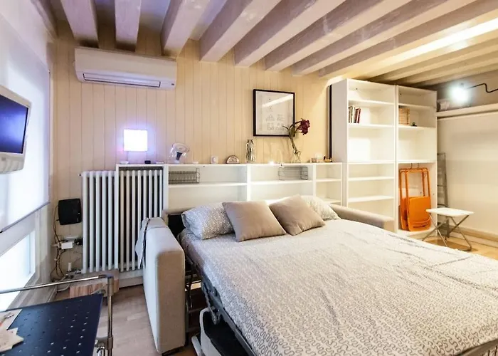 Piccola Dimora In Palazzo Storico Lägenhet *