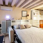 Piccola Dimora In Palazzo Storico 公寓 *